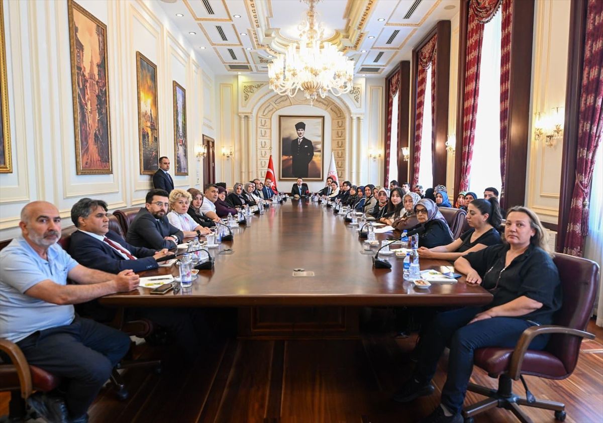 Gençler için Uyuşturucu Mücadelesi