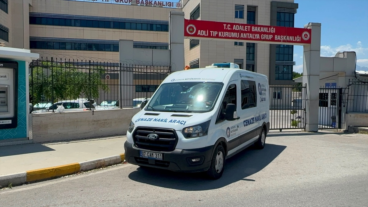 Muratpaşa\'da Motosiklet Kazası: Genç Hayatını Kaybetti