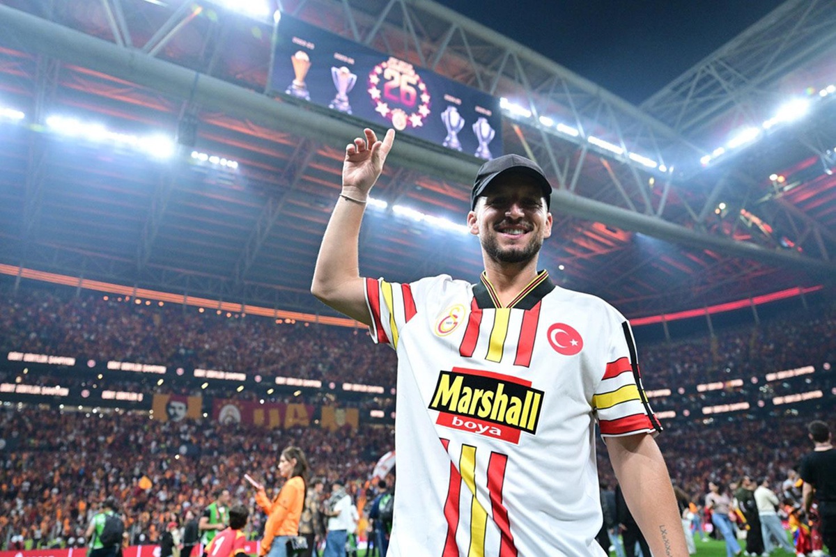 Antrenörlüğe \'\'Hayır\'\' diyen Mertens, Galatasaray\'dan bakın ne istedi