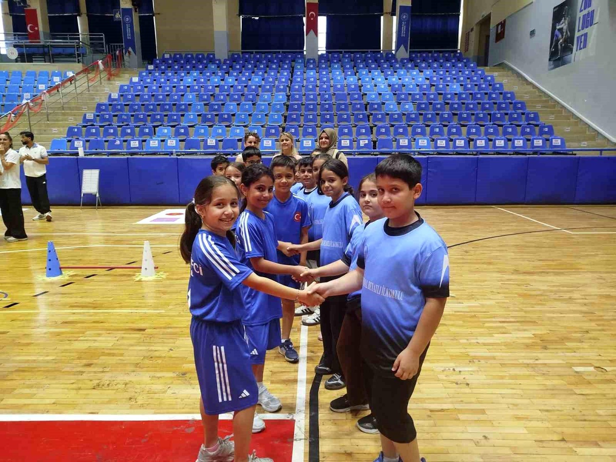 Geleneksel Çocuk Oyunları Şenliği Coşkuyla Yapıldı