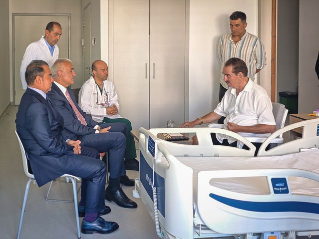 Bakan Ersoy, İbrahim Tatlıses’i Ziyaret Etti
