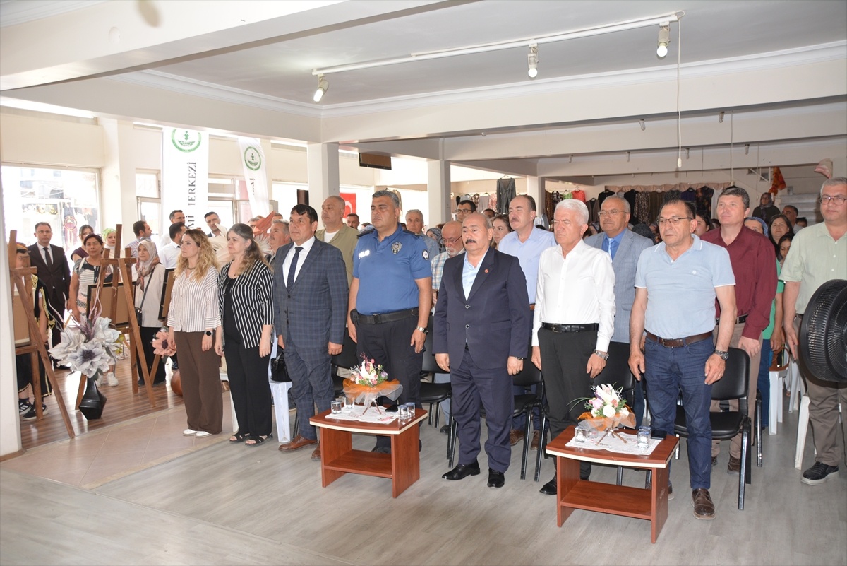 Banaz\'da Yıl Sonu Sergisi Açıldı