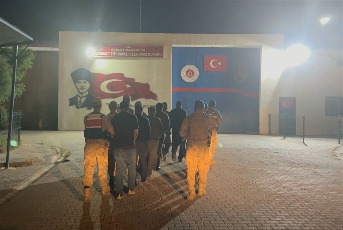 Beşiri\'de Cinayet Davasında 5 Tutuklama