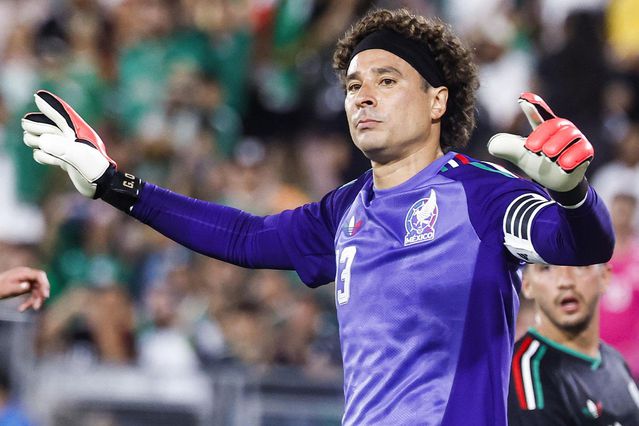 Bir devir sona erdi! Ochoa, Dünya Kupası’nın sona ermesiyle futbolu bırakıyor