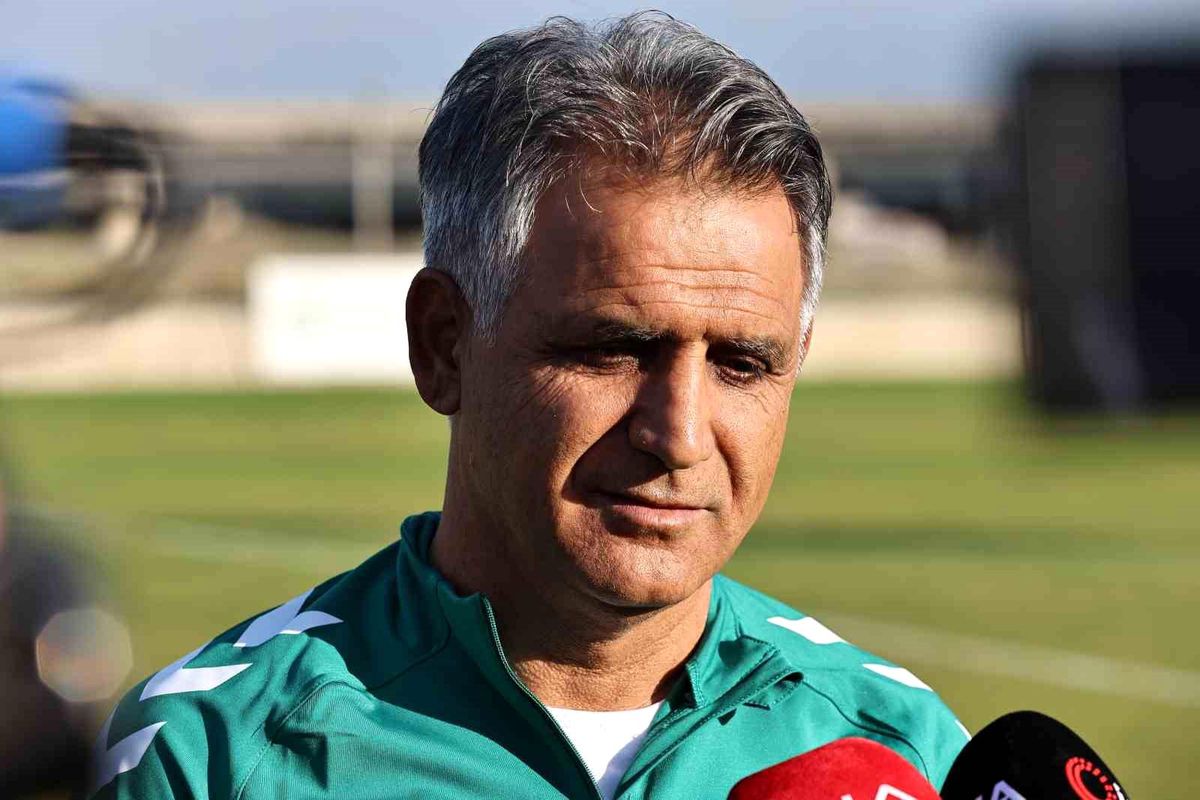 Karşıyaka\'da Teknik Direktör Belirsizliği