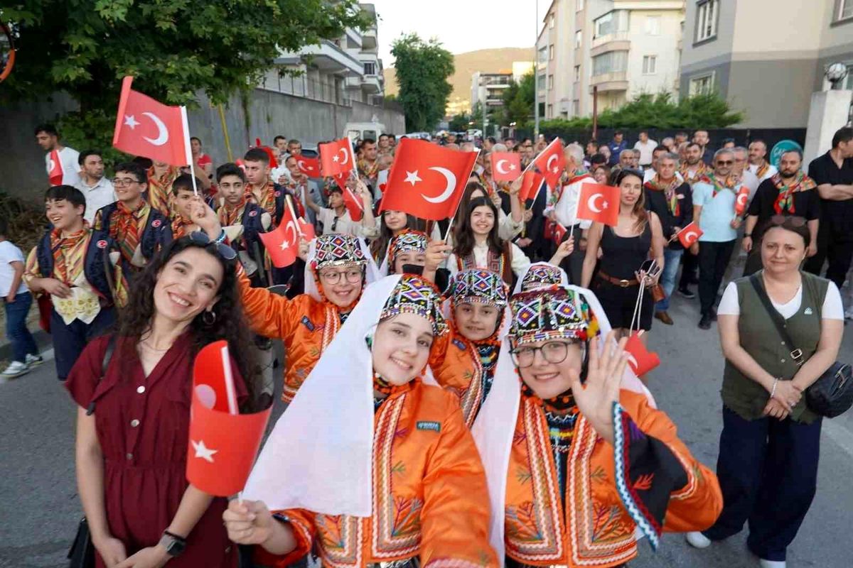 Bursa\'nın Fethi 700. Yıl Danışık Gecesi Coşkusu