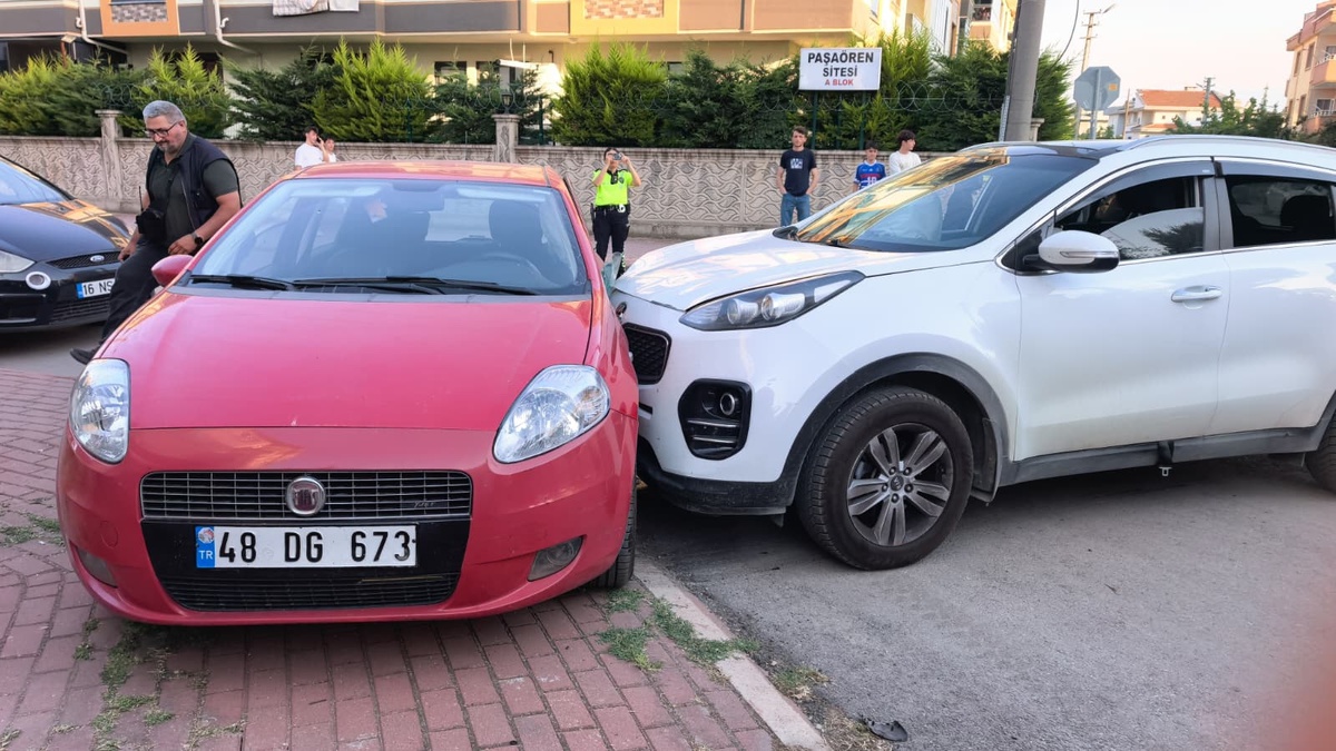 İnegöl\'de Trafik Kazası: 4 Yaralı