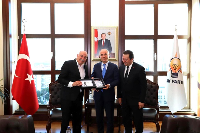 Gazeteci Bakırcı’dan Ala’ya sürpriz fotoğraf hediyesi