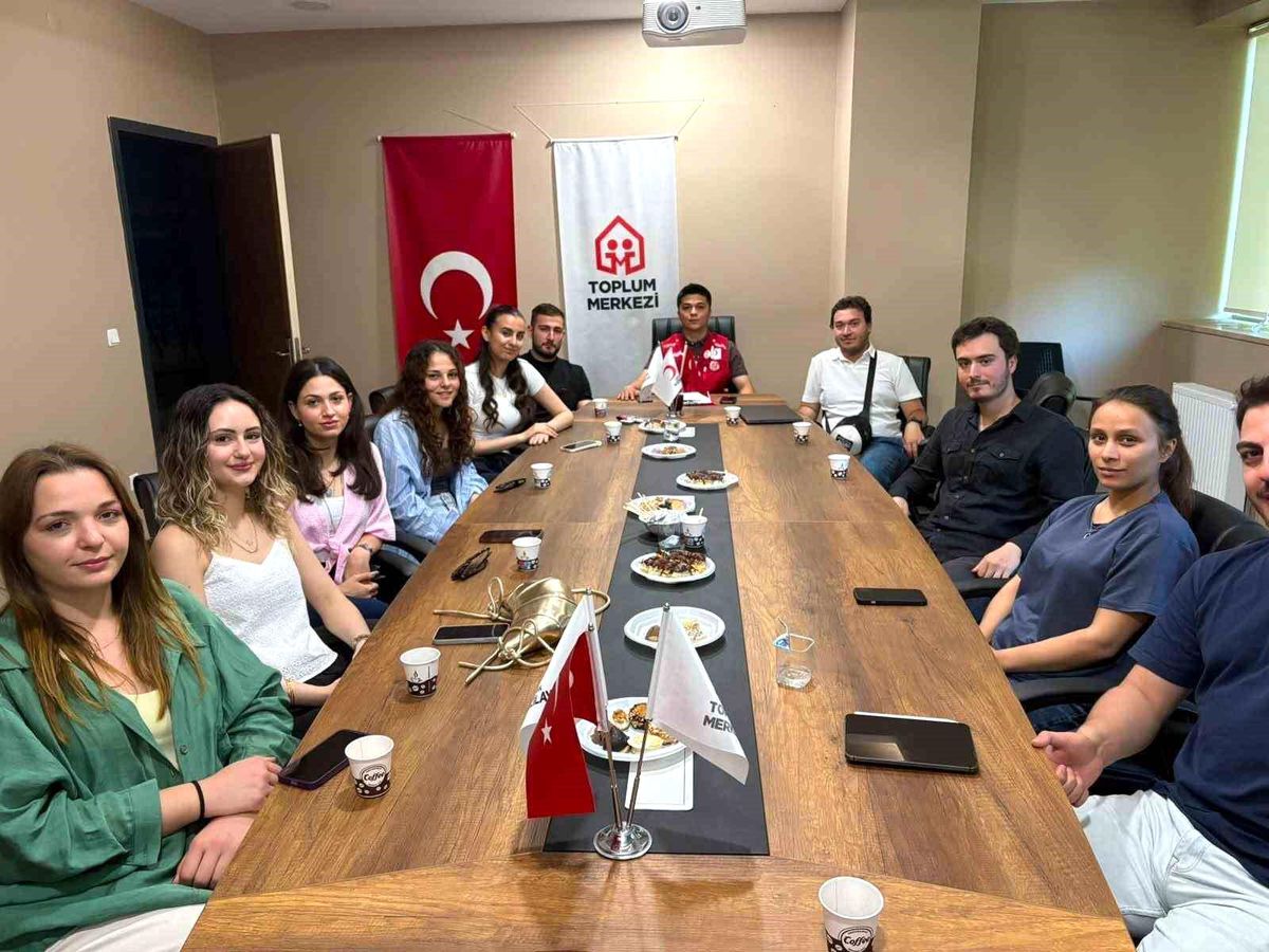 Genç Kızılay Zonguldak\'ta Bayrak Değişimi