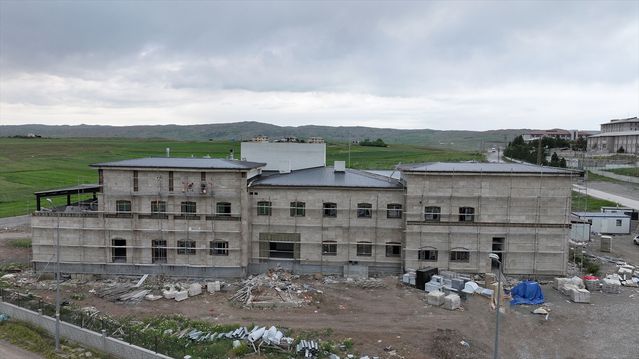 Hafik’te Hastane İnşaatı Yüzde 87 Tamamlandı