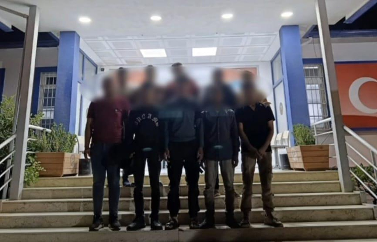 Hatay\'da 15 kaçak göçmen yakalandı: 7 organizatör tutuklandı