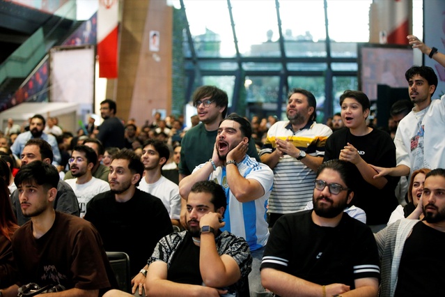 İranlı Taraftarlar Dünya Kupası’nda Takımını Destekledi