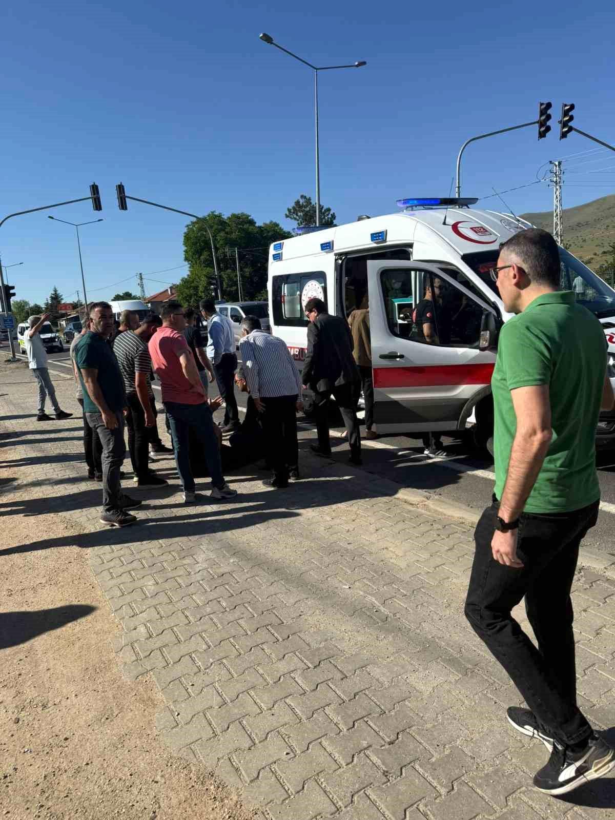 Kırşehir\'de İşçi Servisleri Çarpıştı