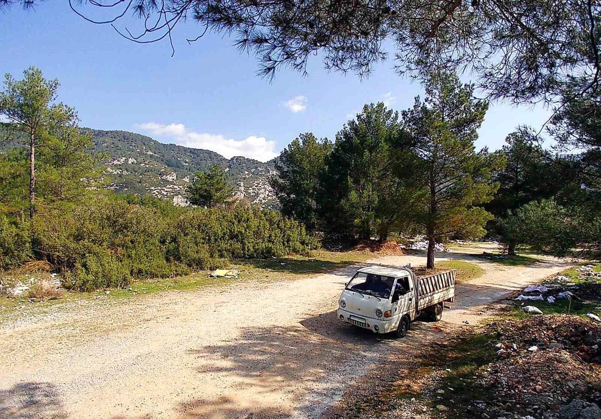 Kaçak hafriyatçılara fotokapan ve dronlu denetim