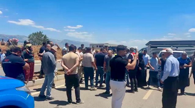 Kahramanmaraş’ta kaçak yapı tepkisi: Batı Köyleri yolu ulaşıma kapatıldı
