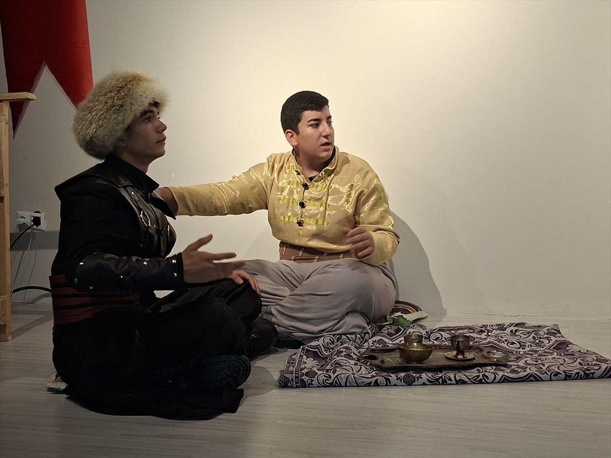 Keban Lisesi\'nde Deli Dumrul Oyunu