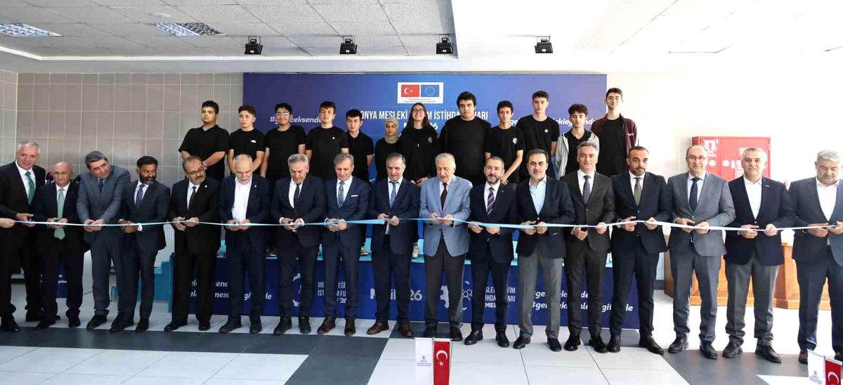 Konya\'da 3. Mesleki Eğitim İstihdam Fuarı açıldı