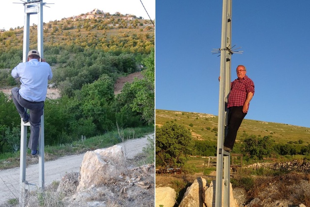 Malatya’da telefonla konuşabilmek için canlarını hiçe sayıp elektrik direğine çıkıyorlar