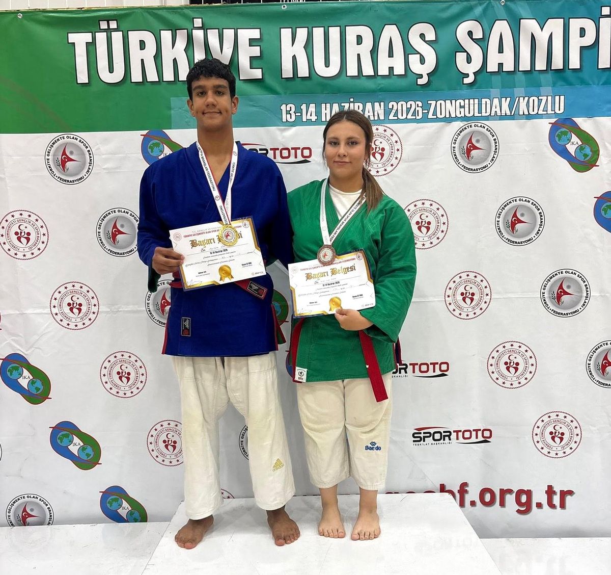 Salihli Sporcuları Kuraş'ta Gururlandırdı