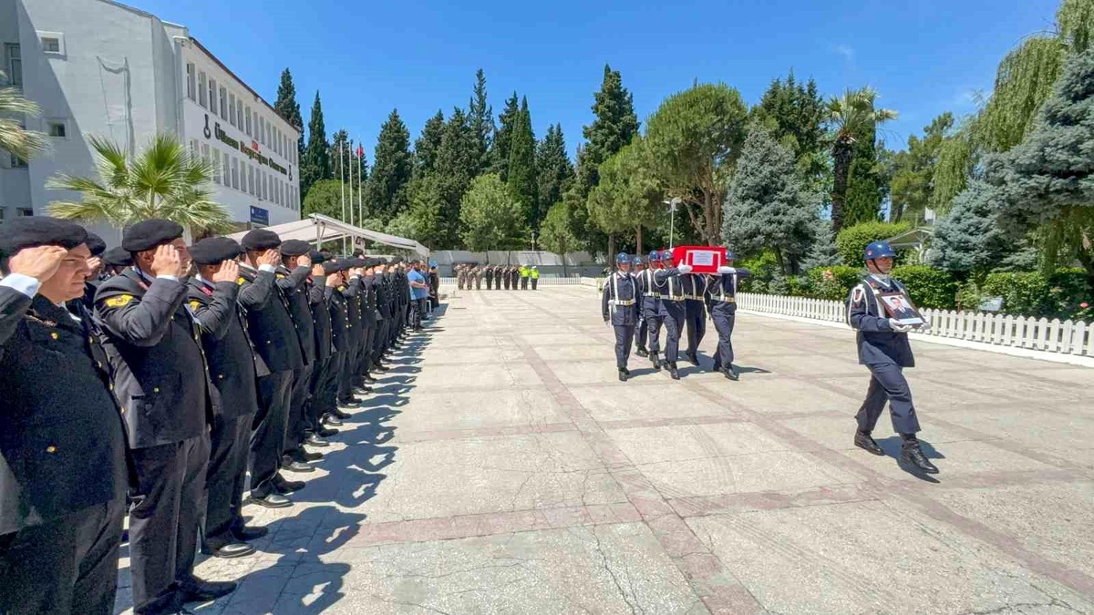 Jandarma Uzman Çavuş Mustafa Pak, Tırla Çarpışarak Hayatını Kaybetti