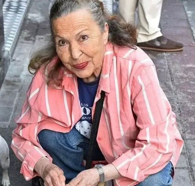 Yeşilçam efsanesi ‘Panter Emel’ hayatını kaybetti