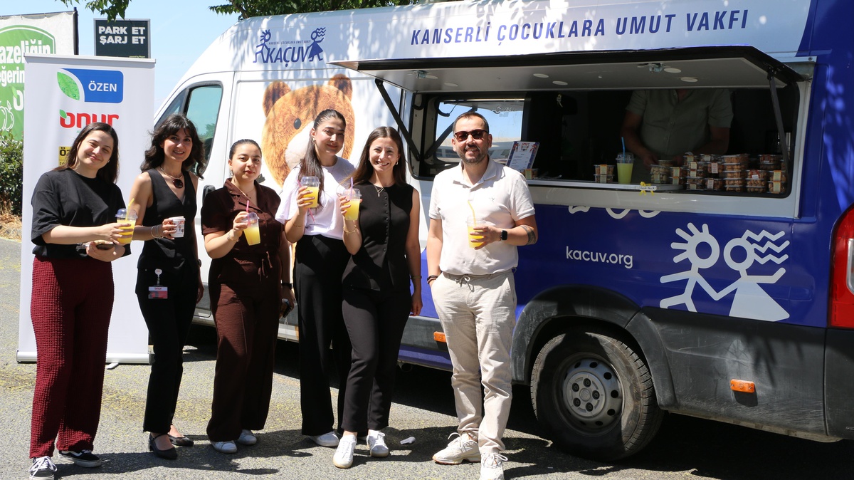 Özen Grup, KAÇUV Umut Kafe’yi Onur Market Genel Müdürlük Binasında ağırladı