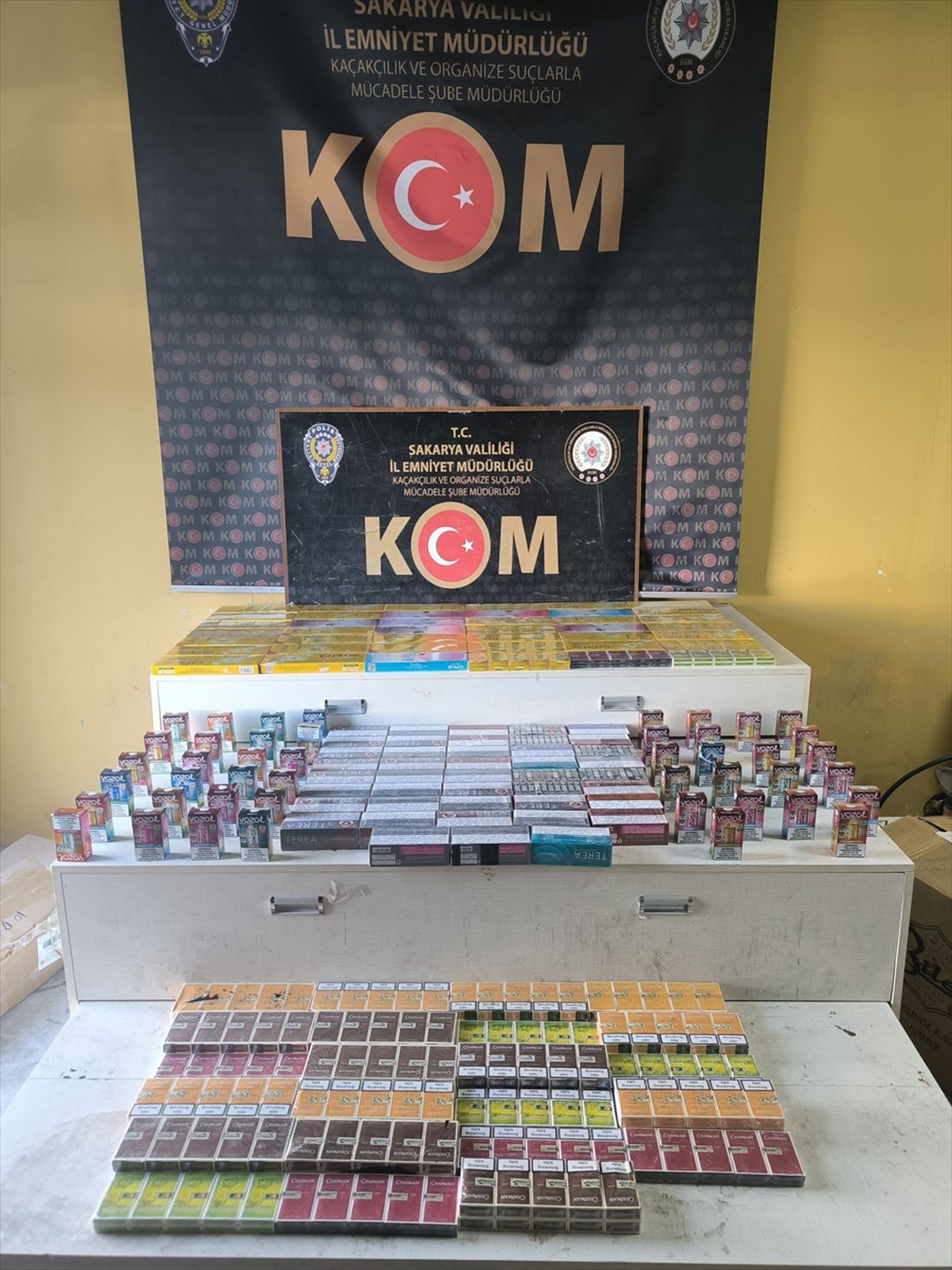 Sakarya\'da Kaçakçılık Operasyonu: 3 Gözaltı