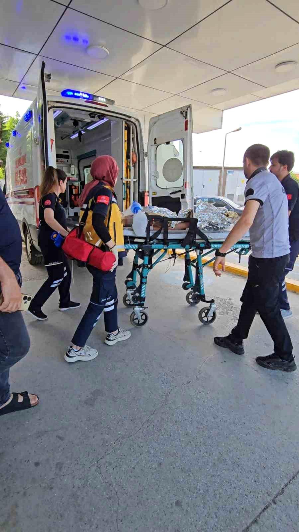 Sapanca\'da 5 yaşındaki çocuk havuzda boğulma tehlikesi geçirdi