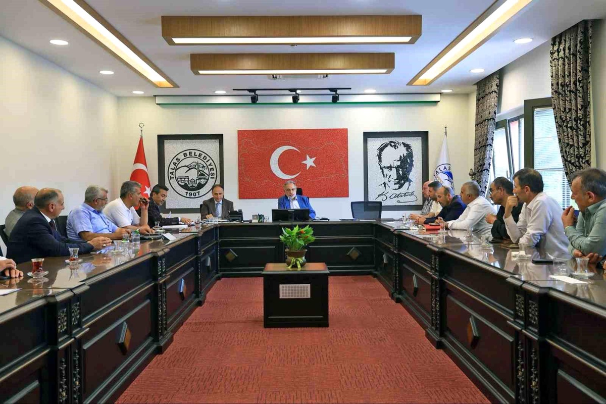 Talas\'ta muhtarlarla hizmet zirvesi