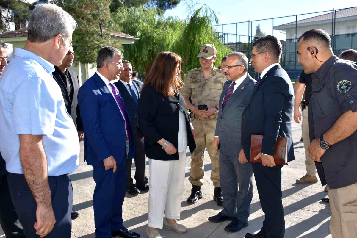 TBMM Komisyonu, saldırının yaşandığı okulu ziyaret ederek yetkililerden bilgi aldı