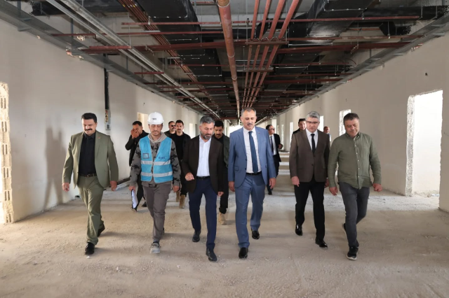 Ağrı'da 270 yataklı kadın doğum ve çocuk hastanesi inşaatı sürüyor