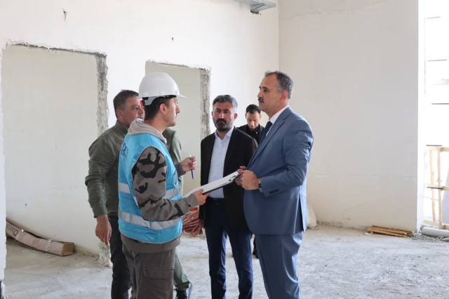 Ağrı'da 270 yataklı kadın doğum ve çocuk hastanesi inşaatı sürüyor