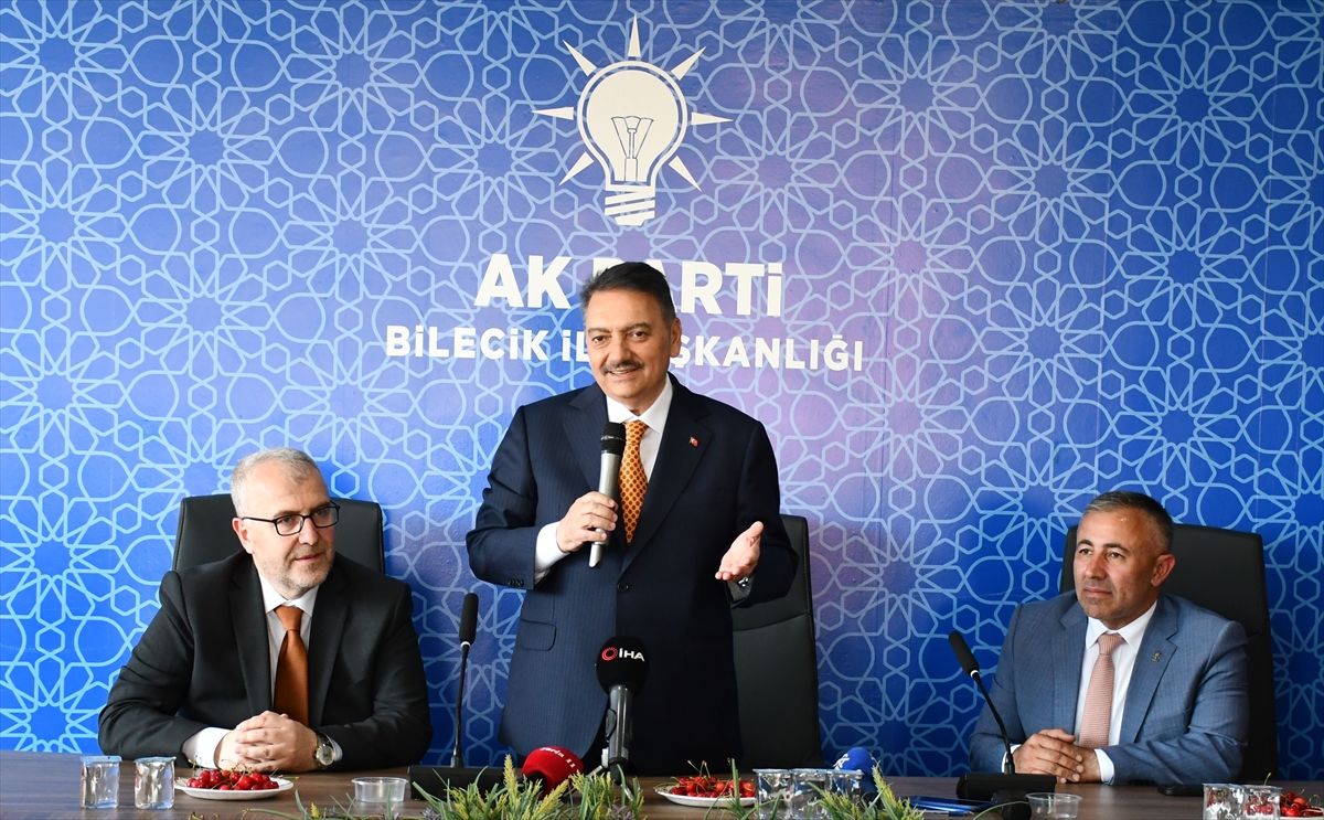 Öğütken Bilecik\'te Partililerle Buluştu
