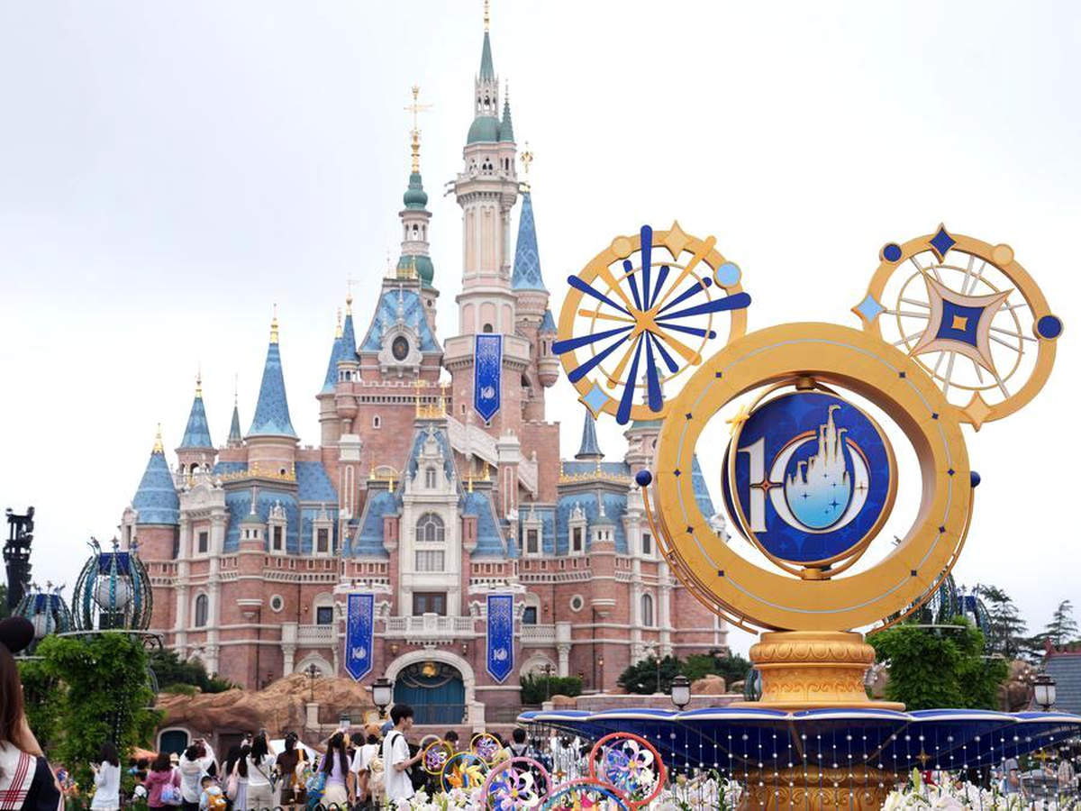 Shanghai Disneyland 10 Yaşında