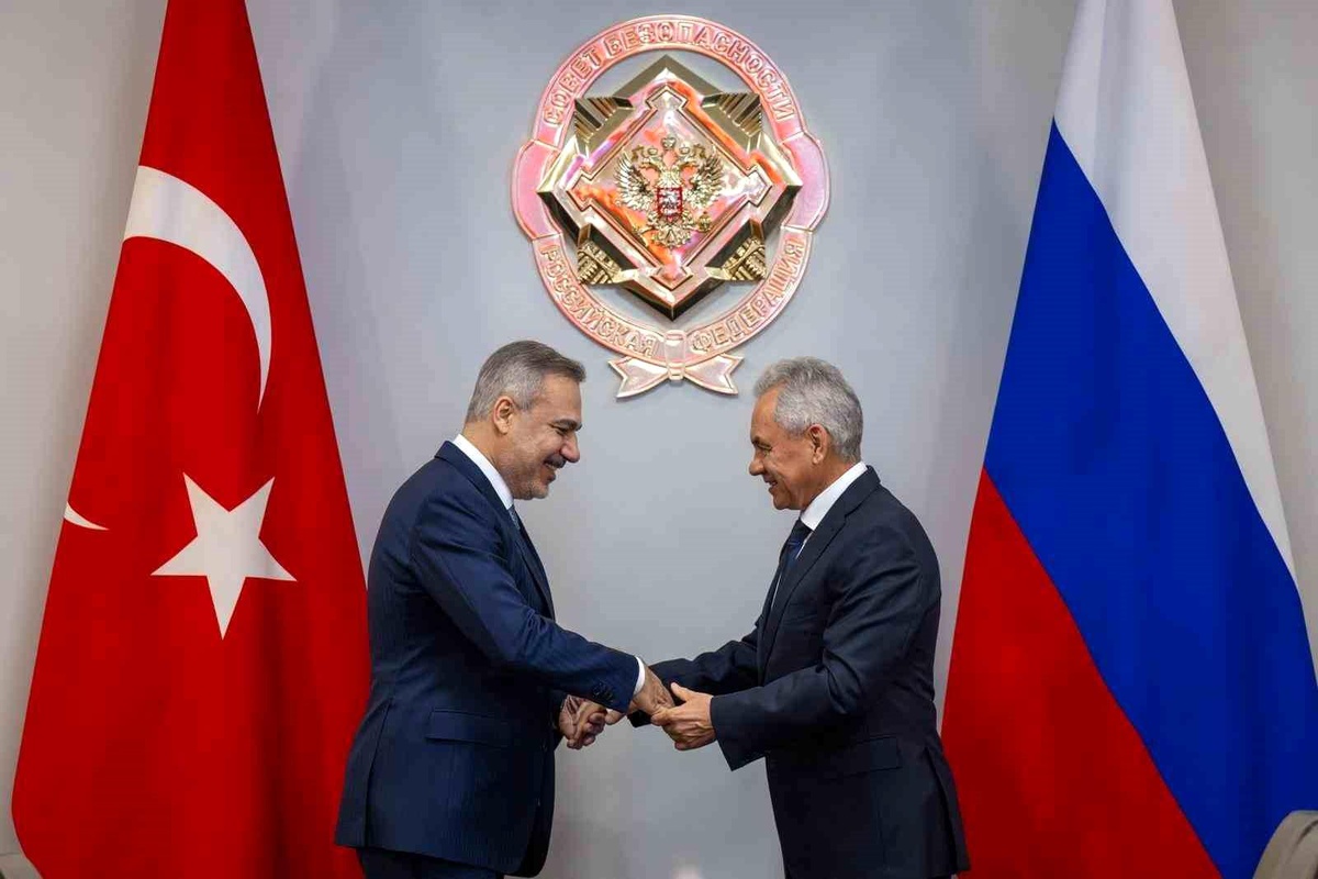 Fidan Moskova\'da Şoygu ile Görüştü