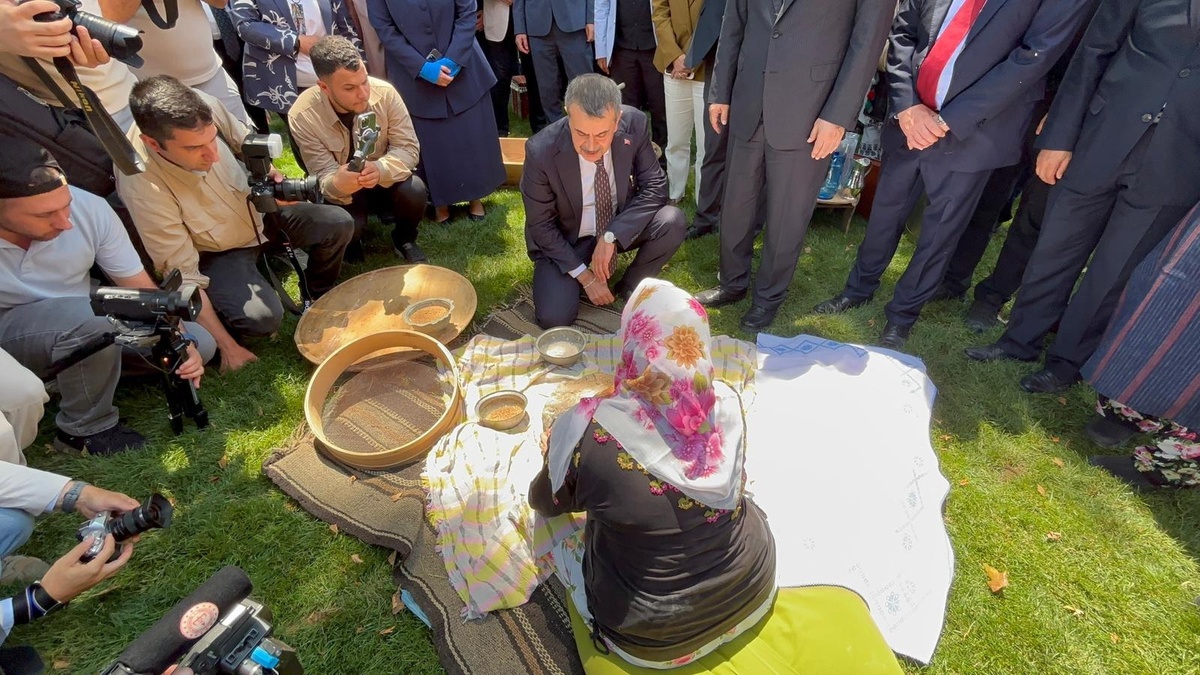 Bakan Tekin: 750 Bin Sınıfla Eğitim Altyapısı Örnek