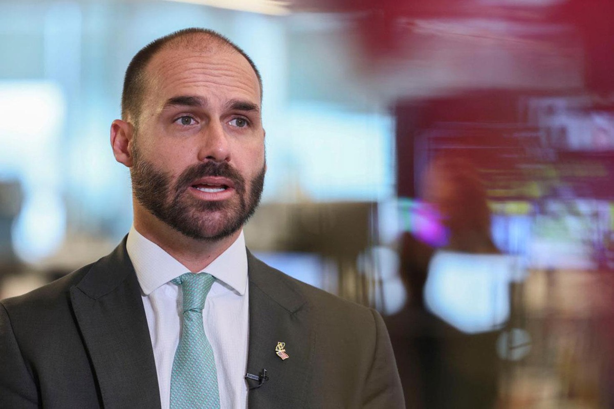 Eduardo Bolsonaro\'ya 4 Yıl 2 Ay Hapis Cezası Onandı
