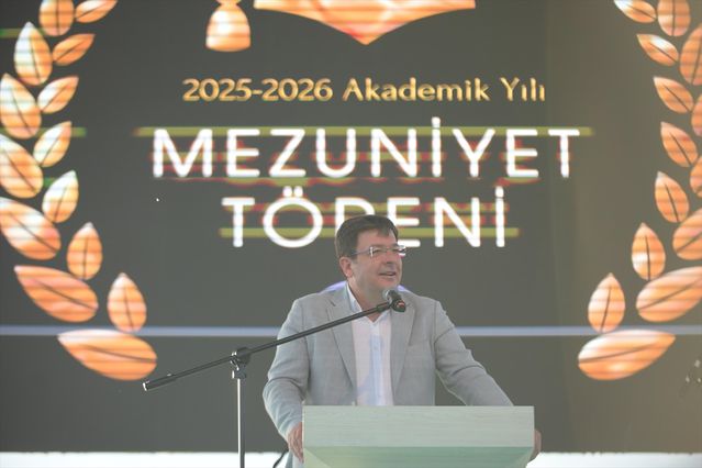 ÇOMÜ 2025-2026 Mezuniyet Töreni