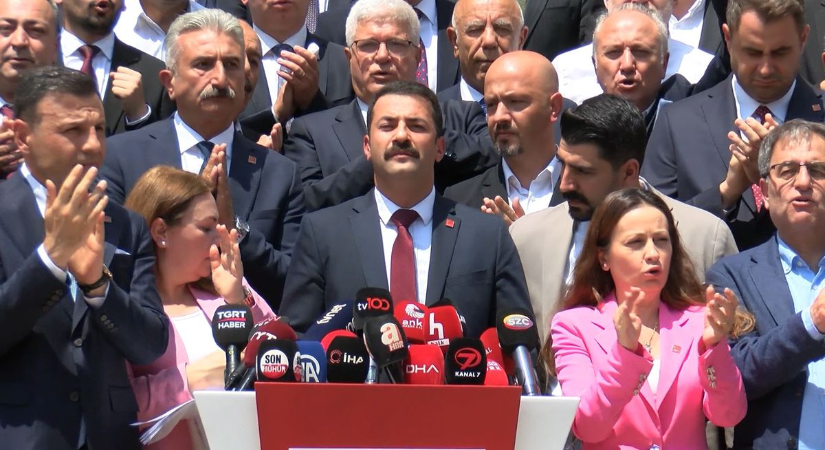 CHP Kurultay İmzaları Teslim Edildi
