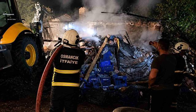 Osmancık'ta Metruk Binada Yangın Çıktı