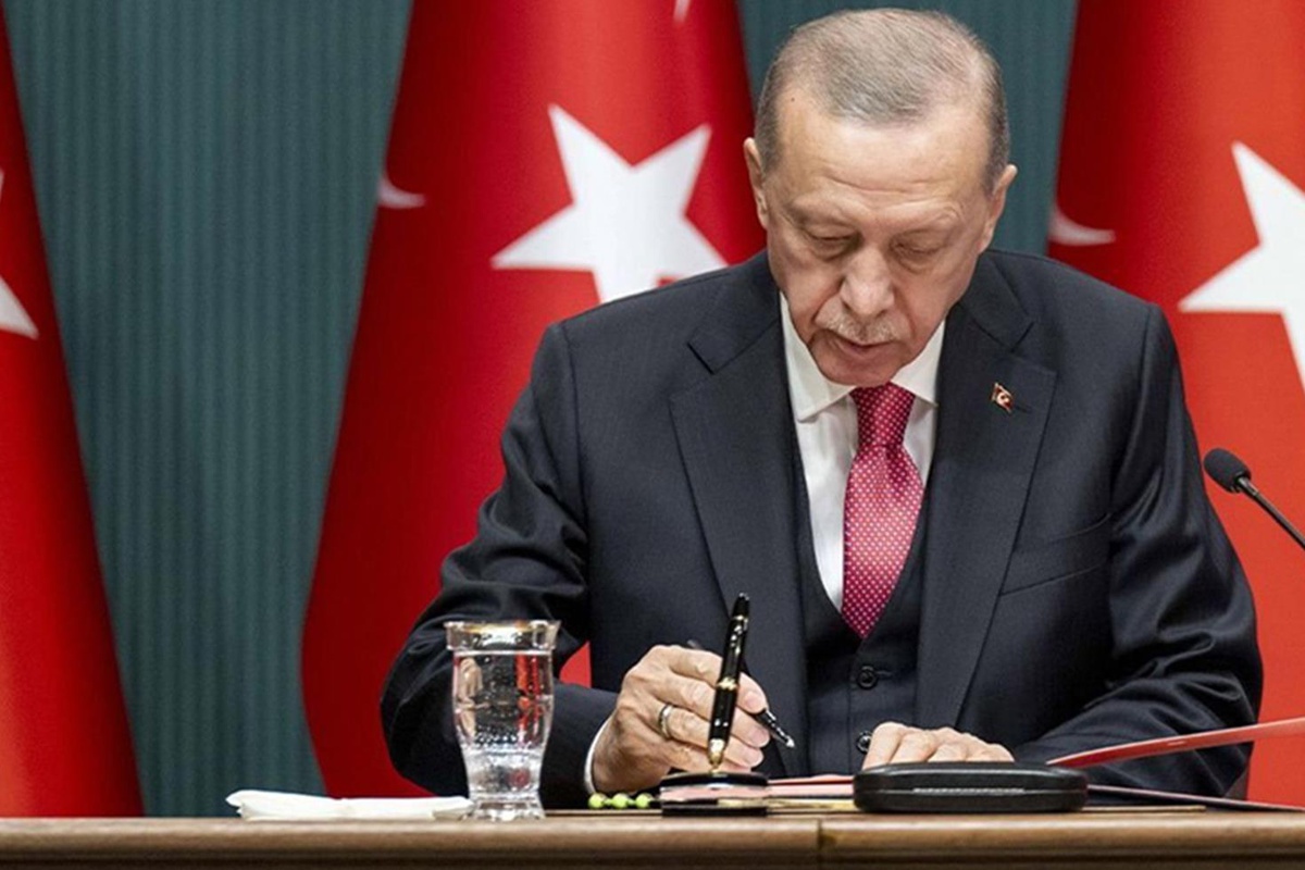 Cumhurbaşkanı Erdoğan\'dan Ankara, İstanbul ve İzmir\'de yeni atamalar