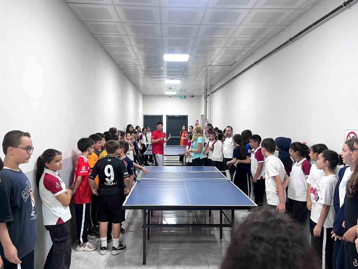 D.O.S.T. Projesi Bandırma\'da öğrencilere spor ve eğitim desteği