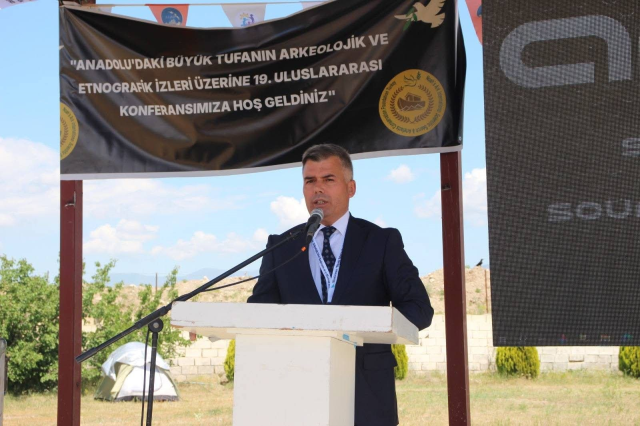 Doğubayazıt'ta Büyük Tufan'ın Anadolu'daki arkeolojik izleri konuşuldu