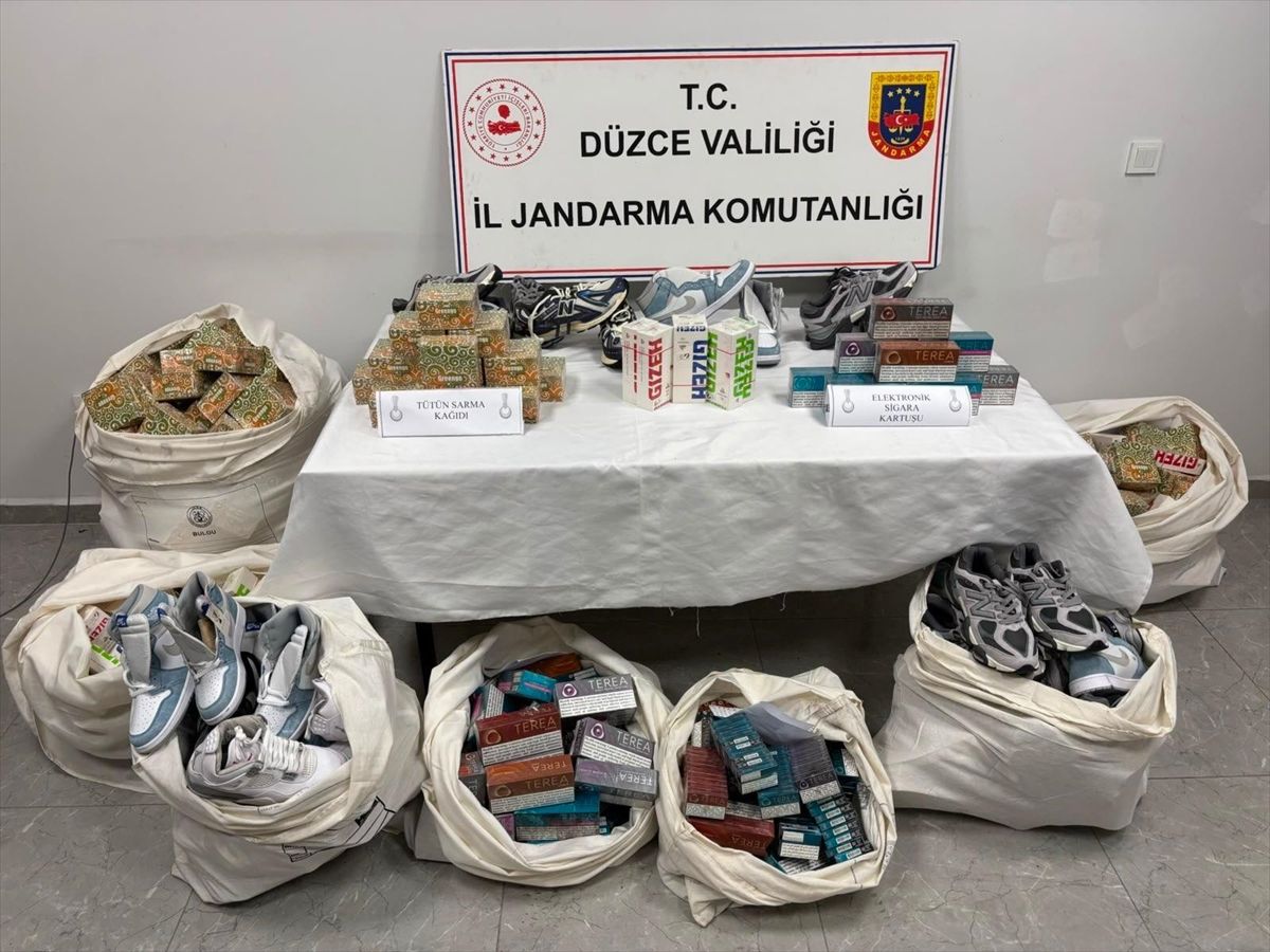 Düzce\'de Kaçakçılık Operasyonu: 10 Gözaltı
