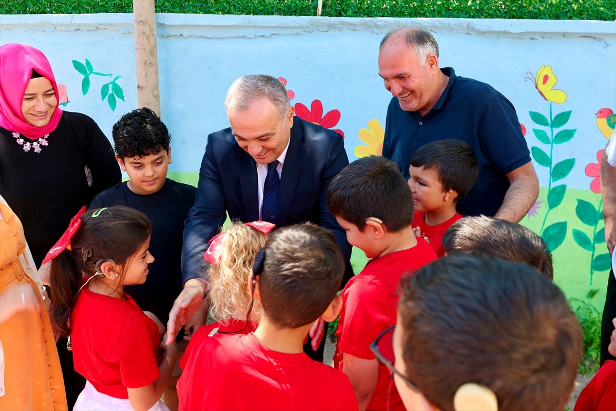 Rektör Altun\'dan İşitme Engelli Öğrencilere Ziyaret