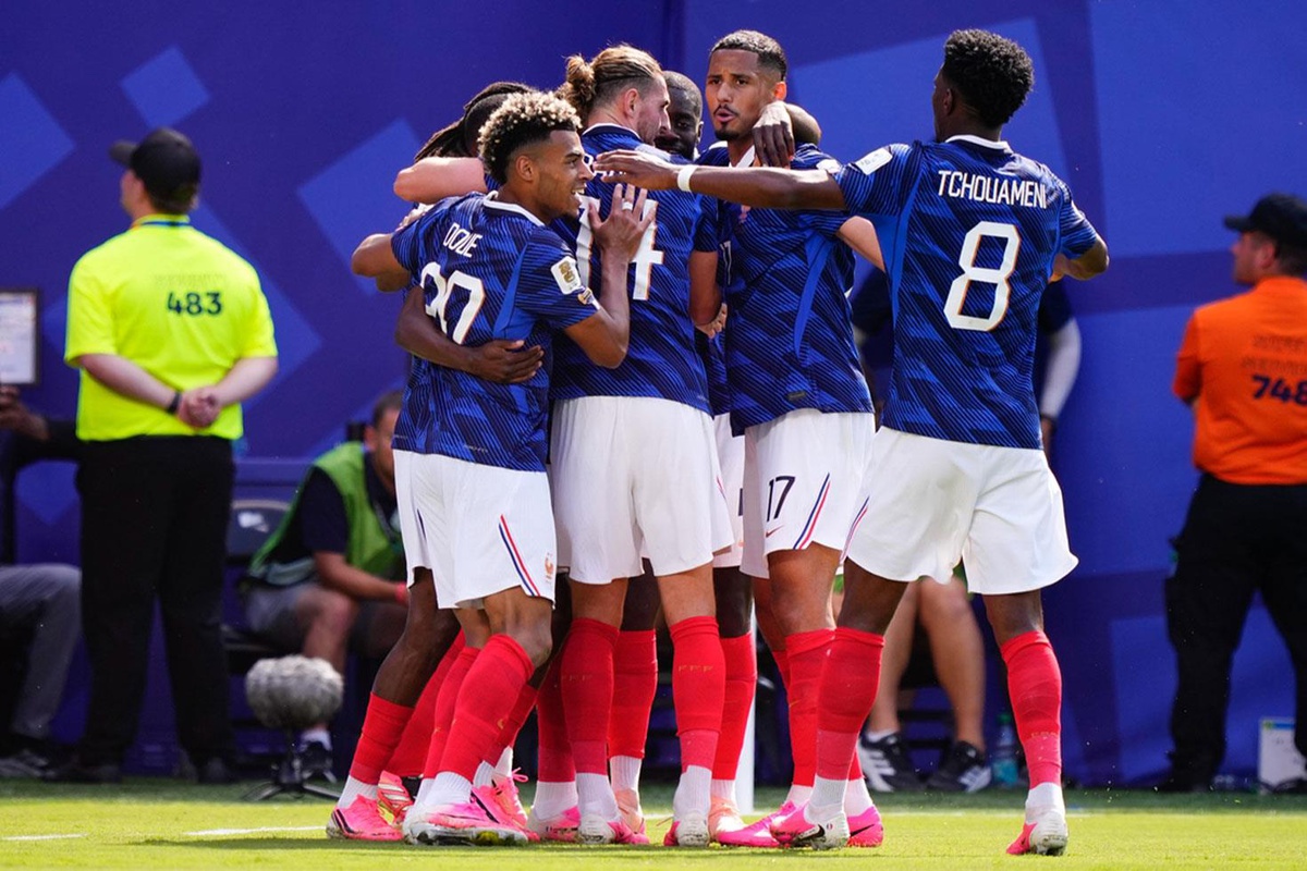 İkinci yarıda tam 4 gol! Fransa, Senegal\'i yıldızlarıyla mağlup etti