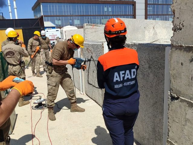 AFAD'dan Jandarmaya Arama Kurtarma Eğitimi