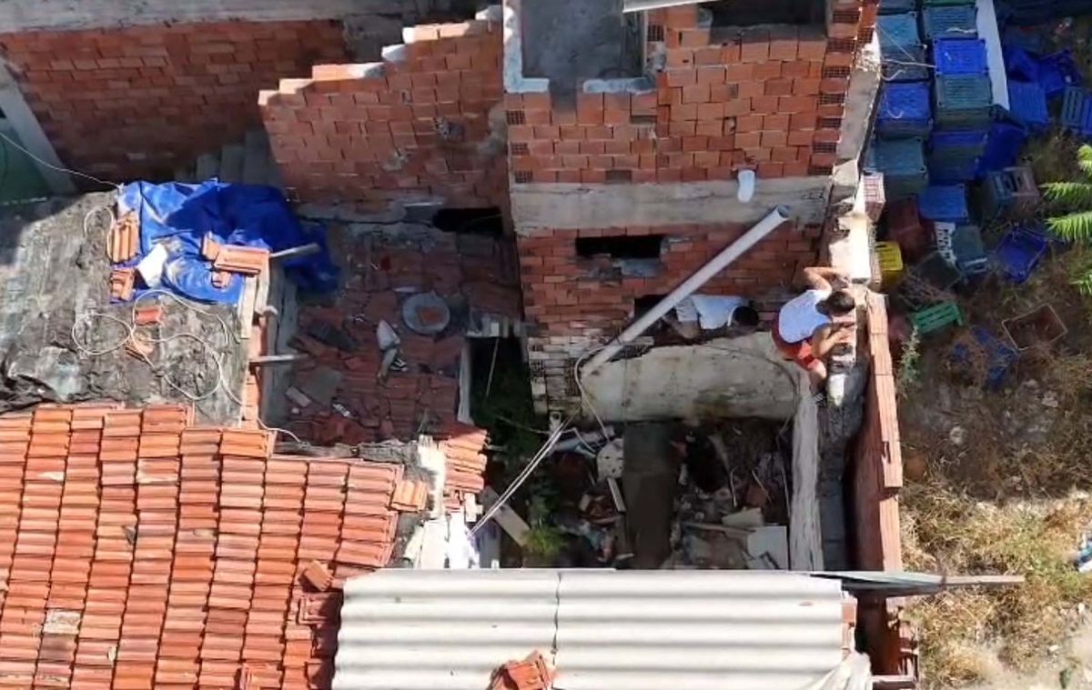 İzmir\'de Dronlu Uyuşturucu Operasyonu