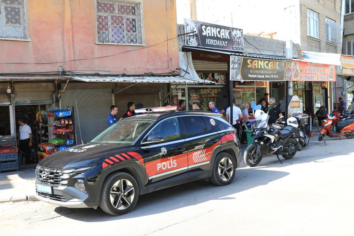 Kilis\'te kebapçıda silahlı ve bıçaklı kavga: 1 yaralı