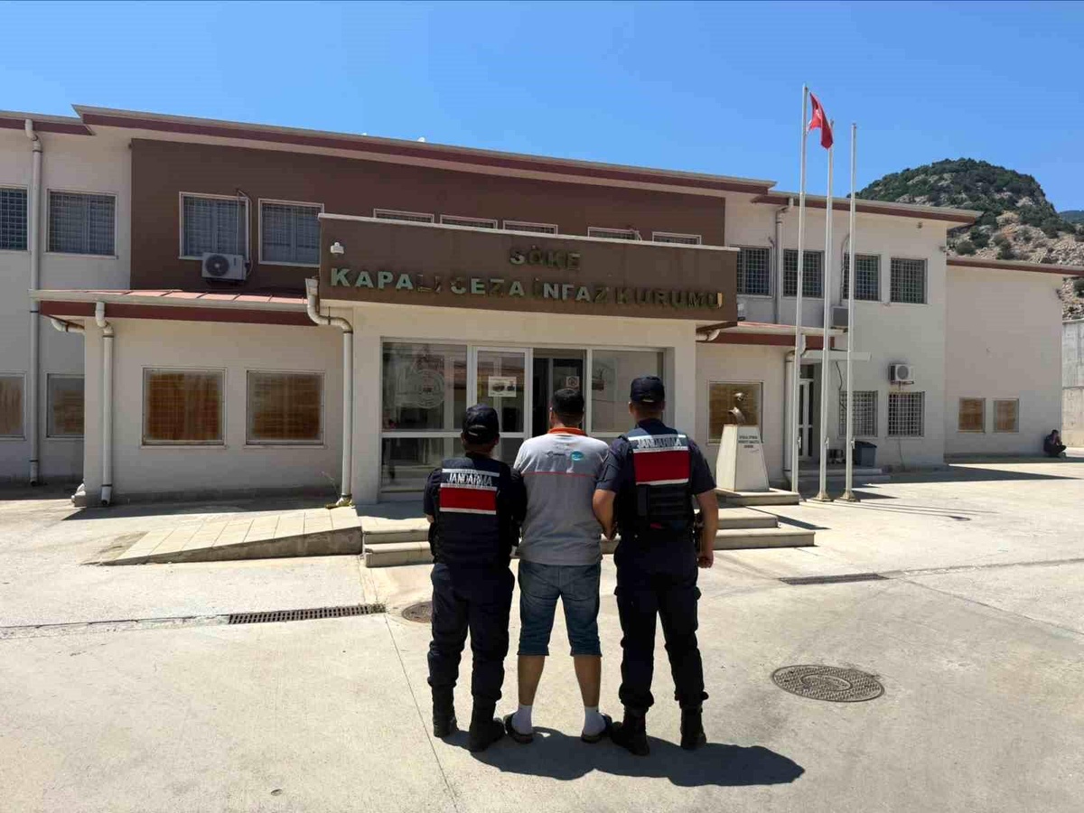 Kuşadası\'nda Uyuşturucu Hükümlüsü Yakalandı